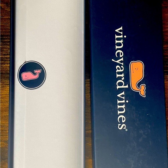 Vineyard Vines Limited Edition Breast Cancer Tie - Picture 2 of 2